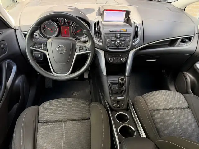 Opel Zafira Tourer view 2