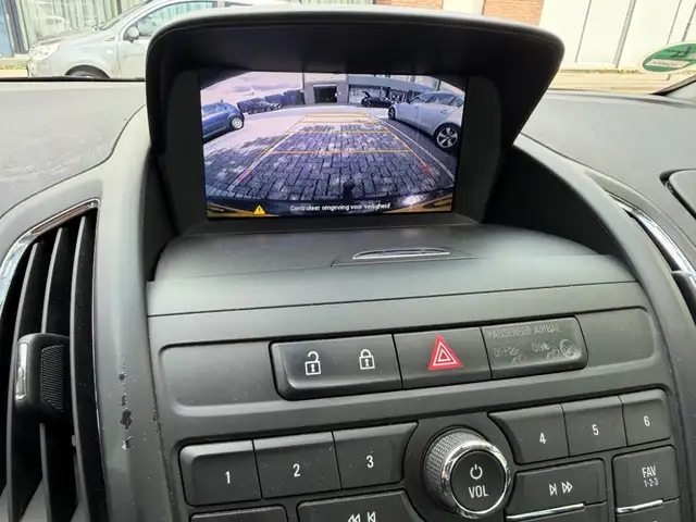 Opel Zafira Tourer view 15