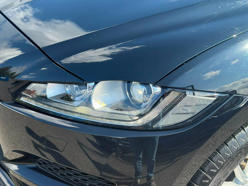 Jaguar F-Pace F-Pace 2.0 D AWD / TVA DEDUCTIBLE / CUIR / TOIT / CAMERA — photo 9