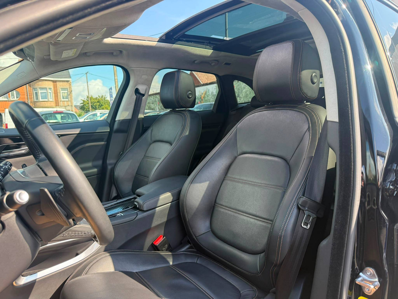Jaguar F-Pace F-Pace 2.0 D AWD / TVA DEDUCTIBLE / CUIR / TOIT / CAMERA — photo 12