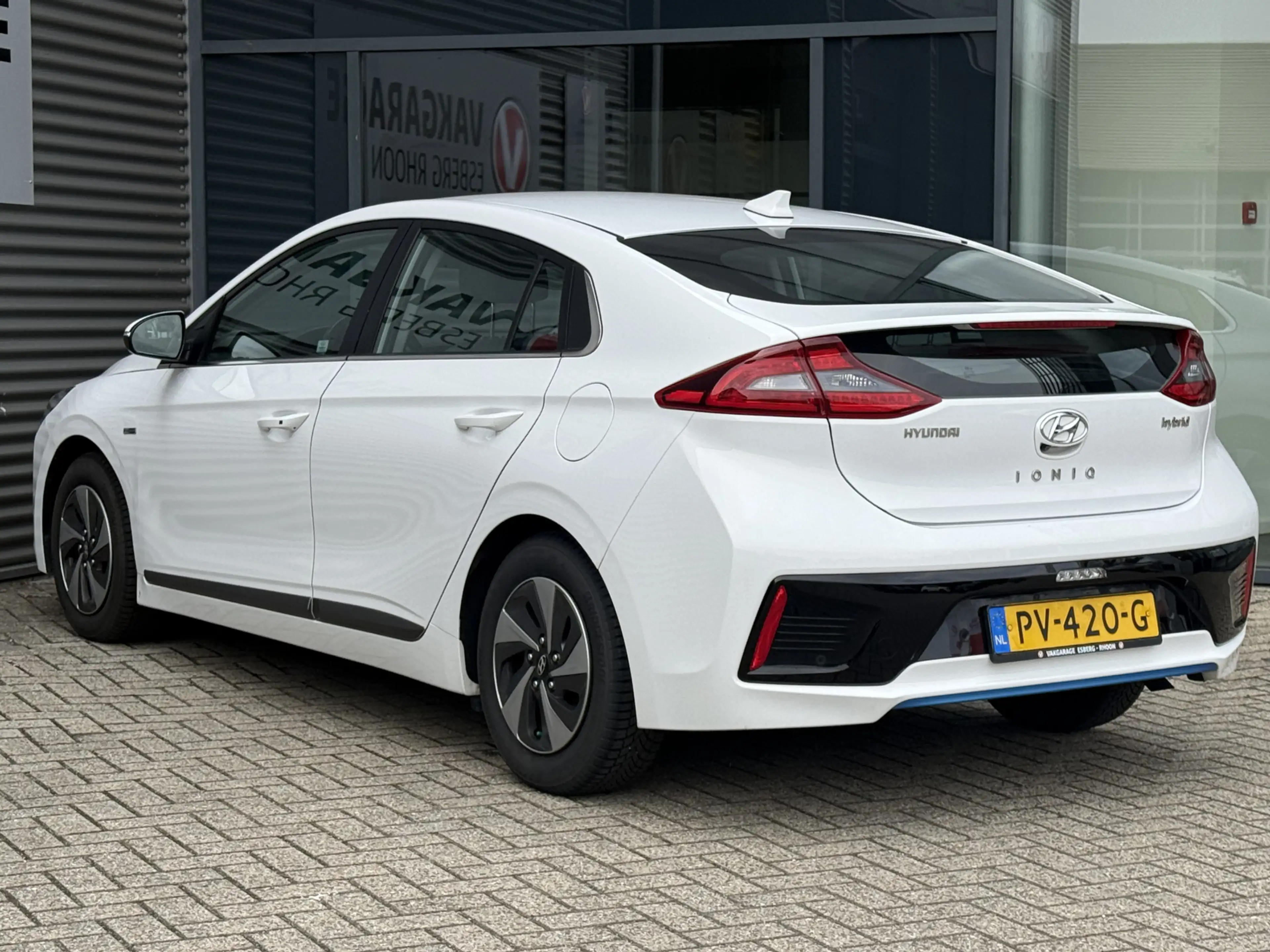 Hyundai IONIQ 1.6 GDi Comfort NAV/CAM,LED — photo 7