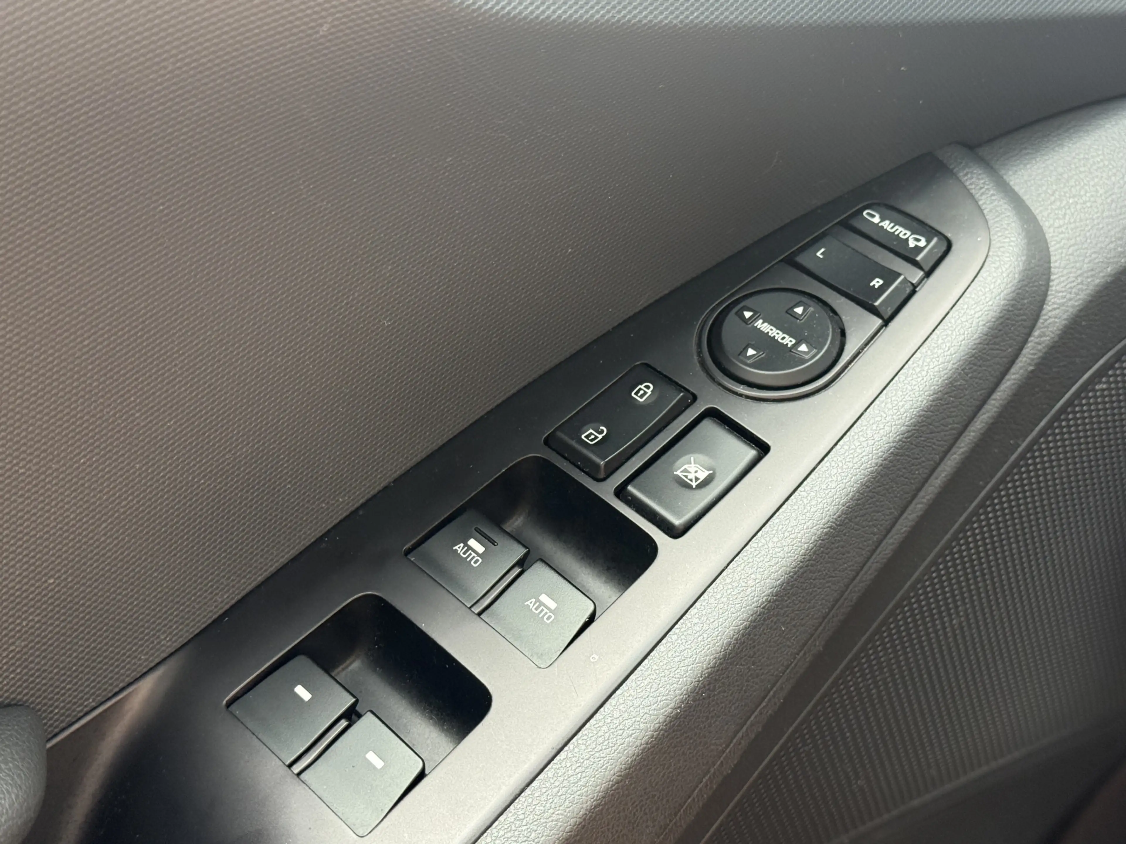 Hyundai IONIQ 1.6 GDi Comfort NAV/CAM,LED — photo 18