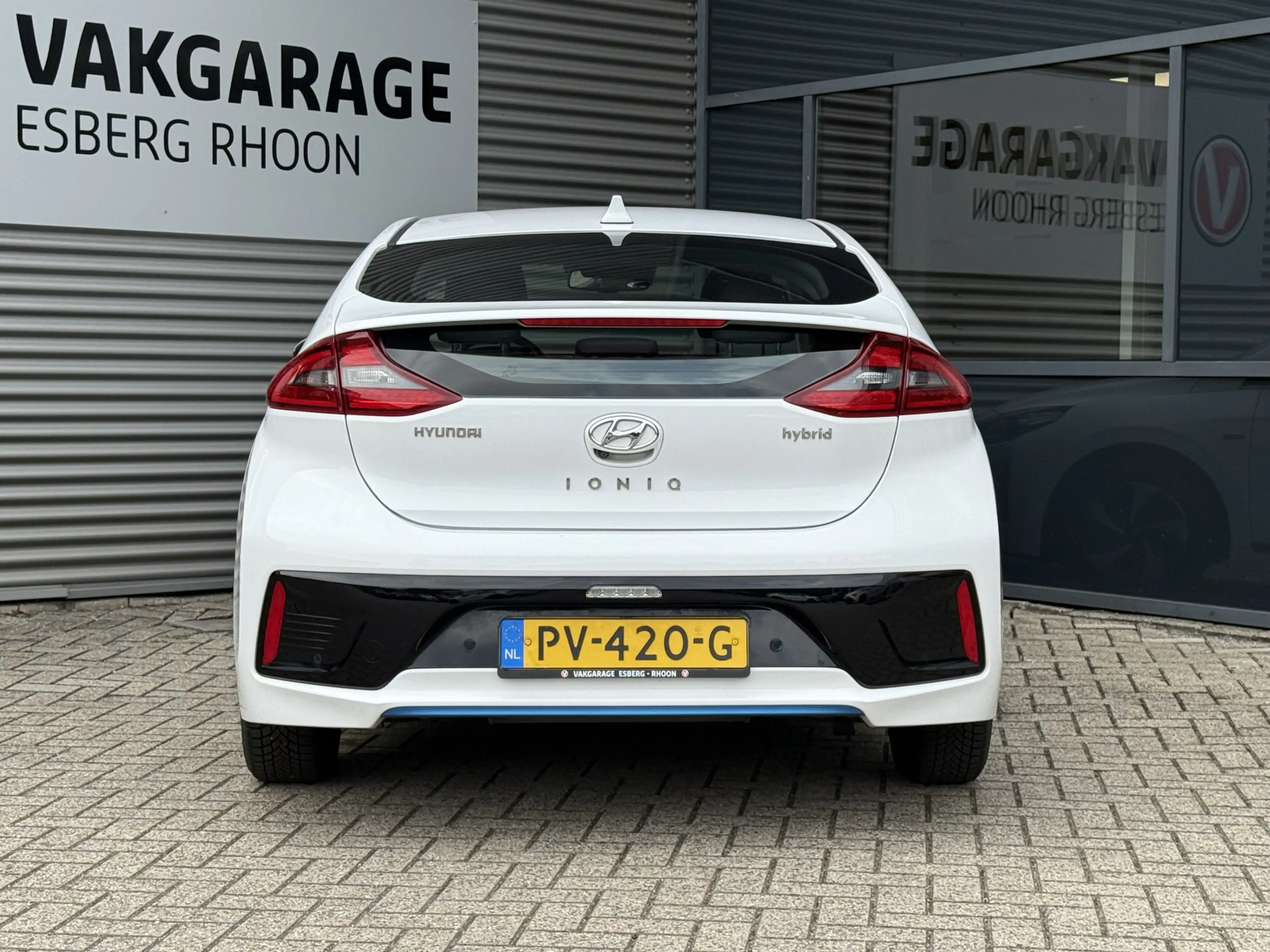 Hyundai IONIQ 1.6 GDi Comfort NAV/CAM,LED — photo 6