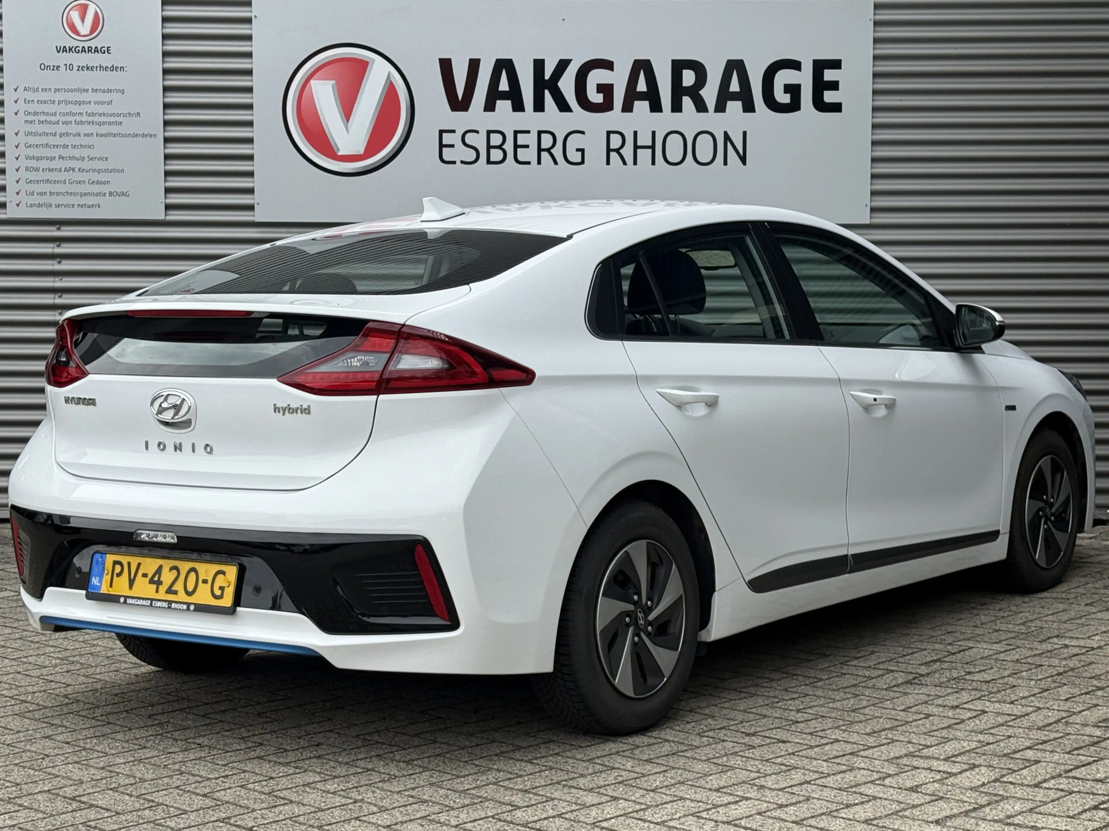 Hyundai IONIQ 1.6 GDi Comfort NAV/CAM,LED — photo 5