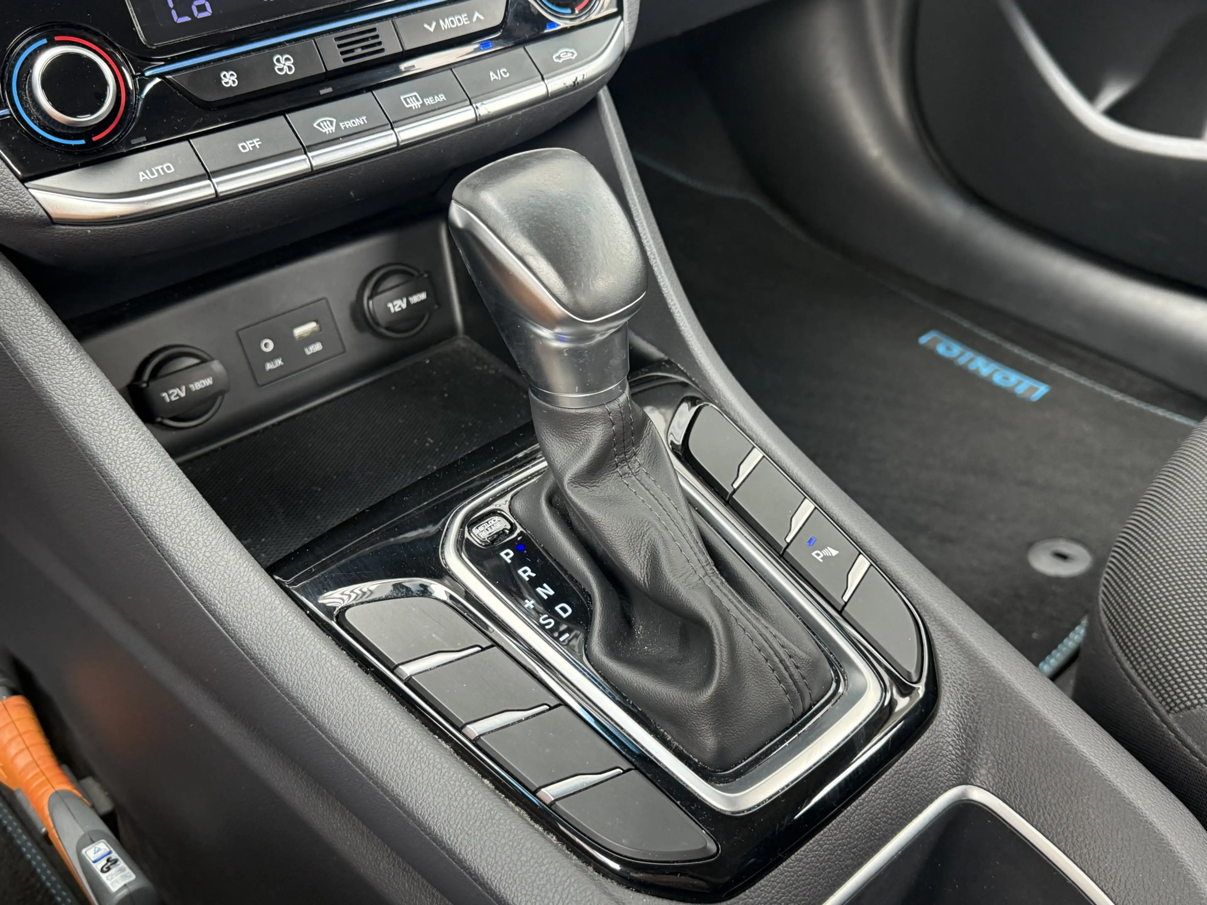 Hyundai IONIQ 1.6 GDi Comfort NAV/CAM,LED — photo 19