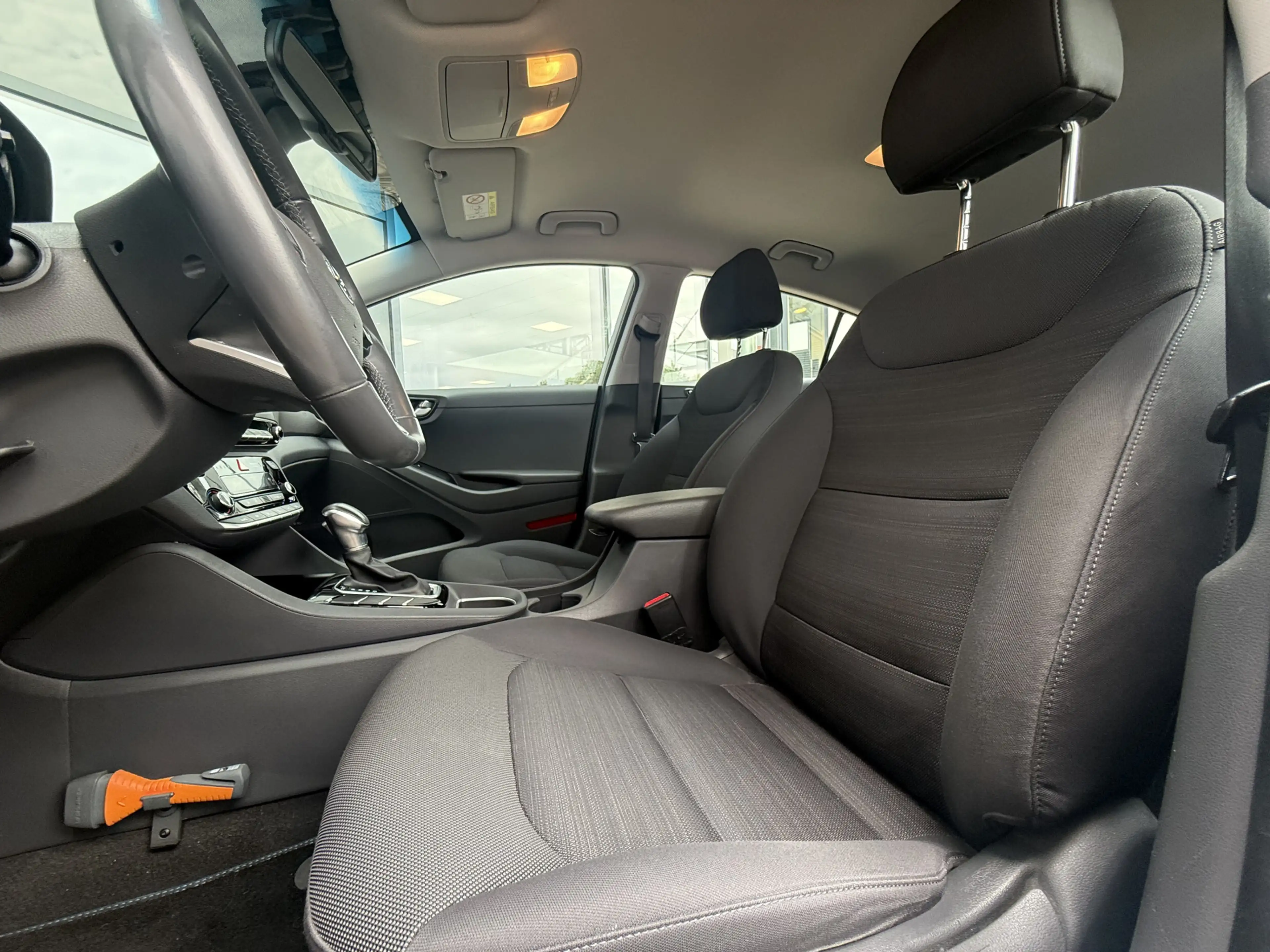 Hyundai IONIQ 1.6 GDi Comfort NAV/CAM,LED — photo 9