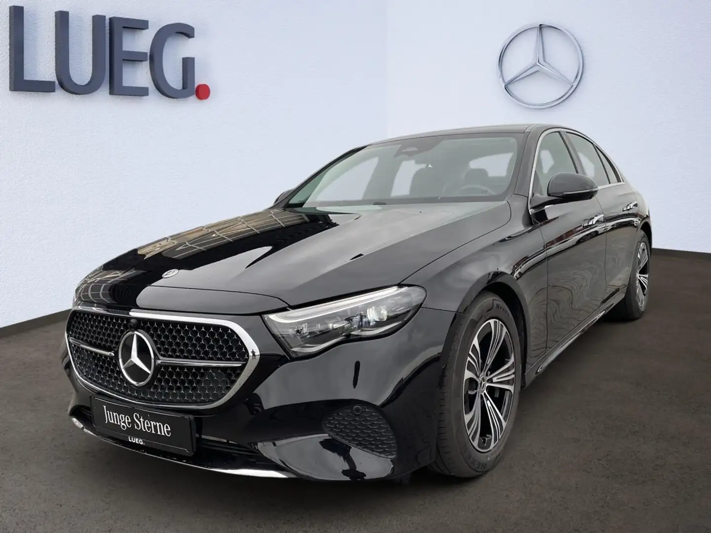 Mercedes-Benz E 220 d  AVANTGARDE-ADVANCED+AHK+LENKRADHZG+360° Schwarz - 1