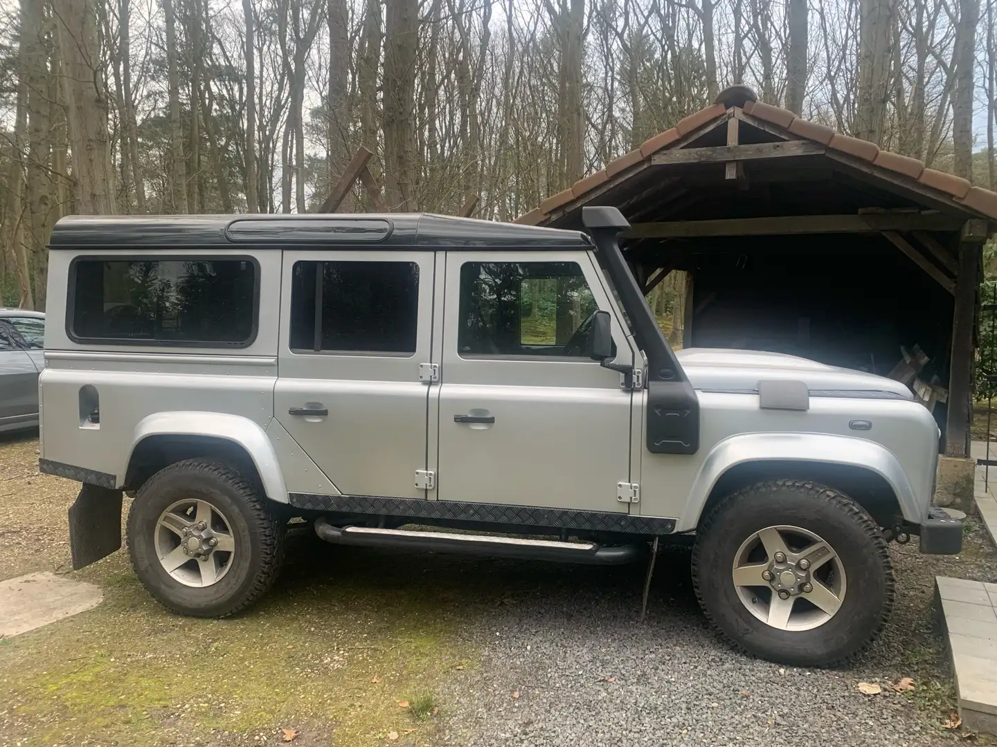 Land Rover Defender 110 DPF Station Wagon SE Gris - 2