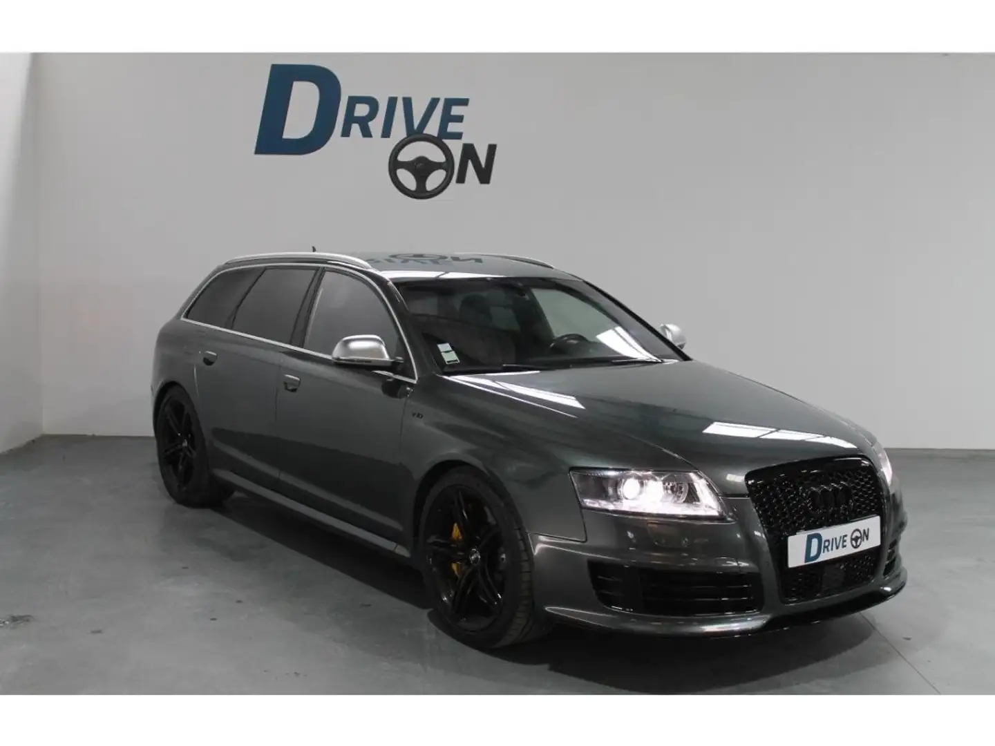 Audi RS6 Avant Quattro 5.0i V10 TFSI - BVA Tiptronic AVANT BREAK . Grau - 1