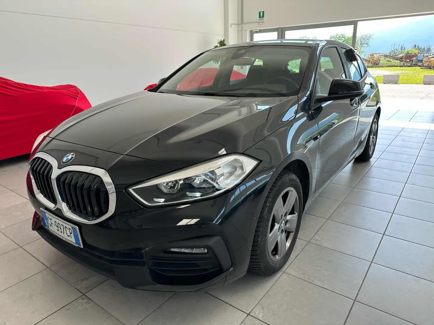 BMW 116 d 5p. Business Advantage Schwarz - 1