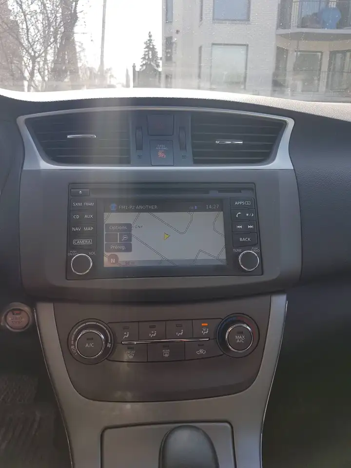 Nissan Sentra снимка Nissan Sentra