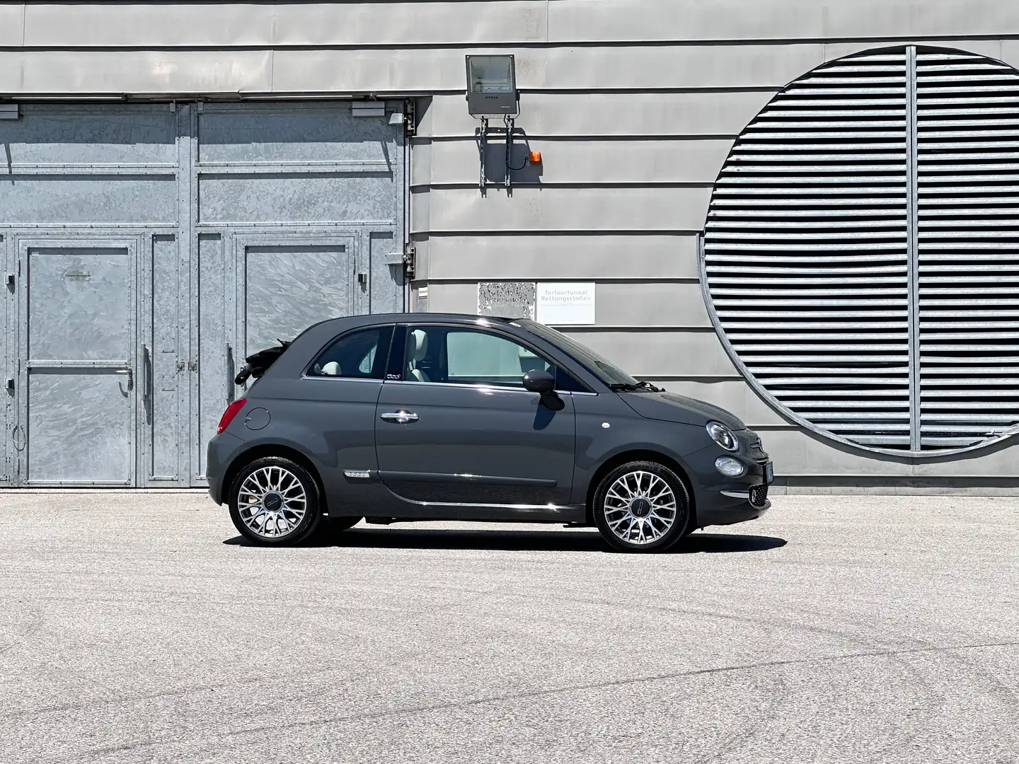 Fiat 500C Lifestyle Hybrid Cabrio für den Altag / 25. tkm Grau - 1