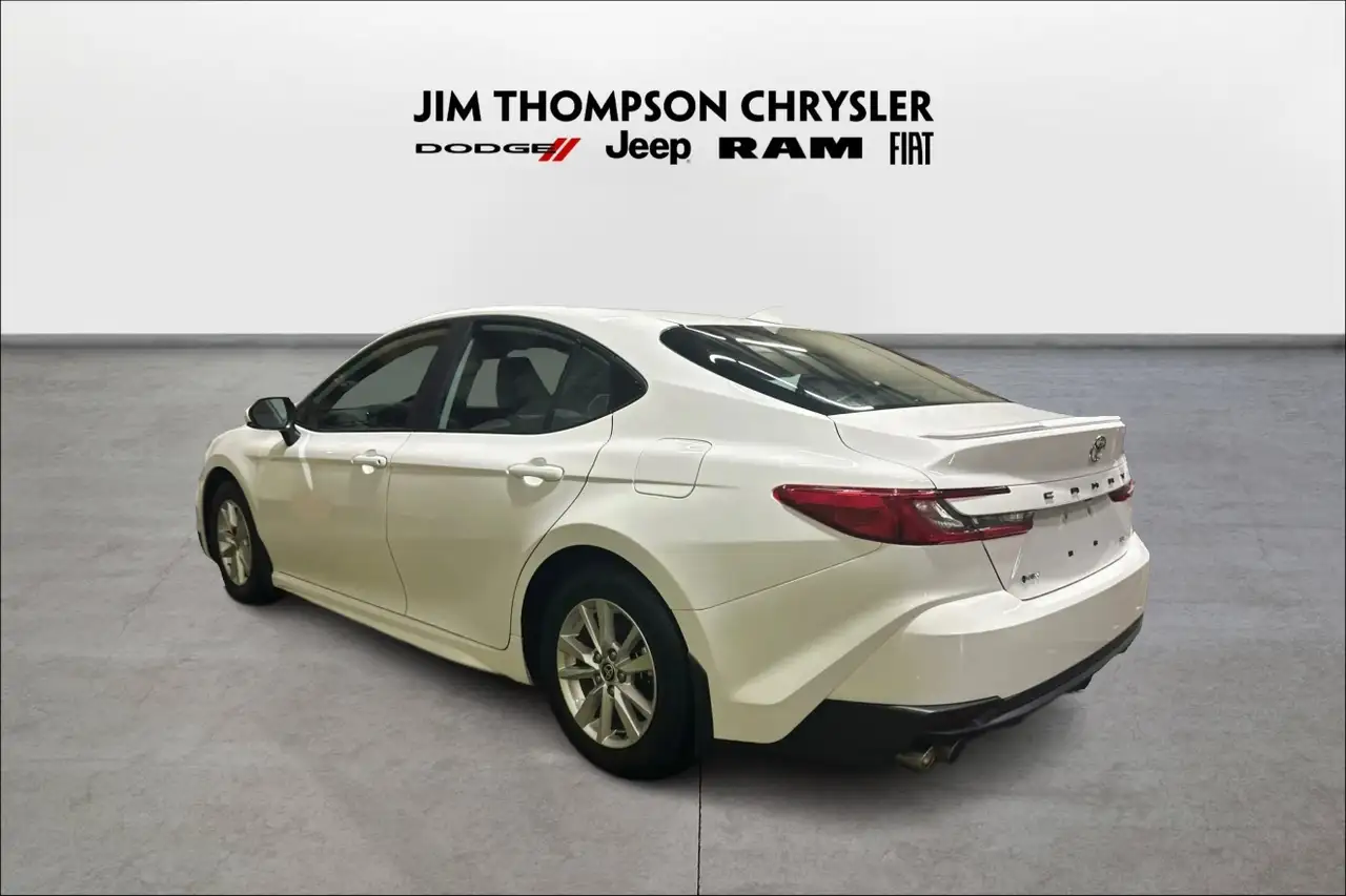 Toyota Camry снимка Toyota Camry