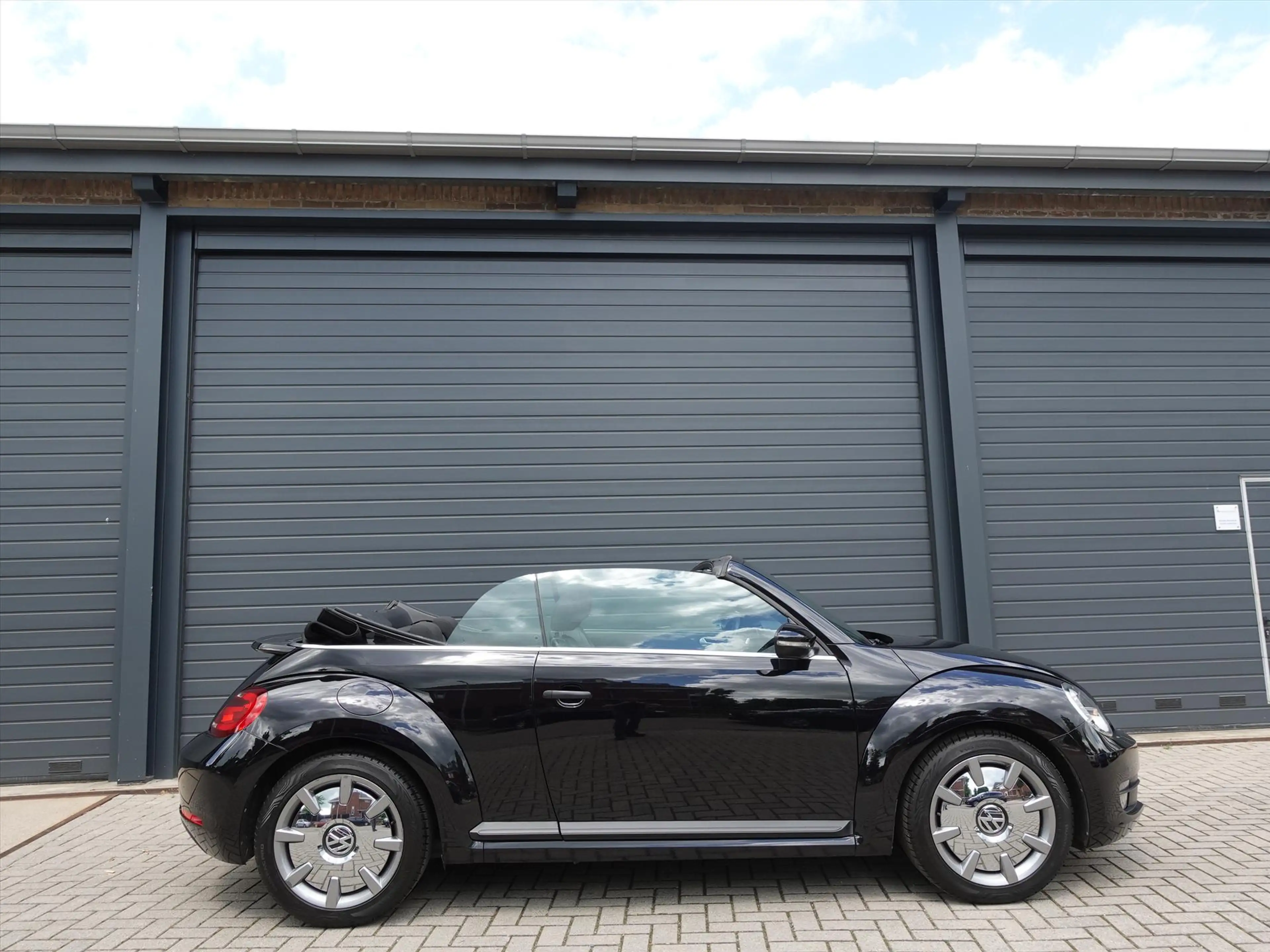 Volkswagen Beetle 1.2 TSI Design RIJKLAAR/STOELVERWARMING/CLIMA/PDC/ — photo 2