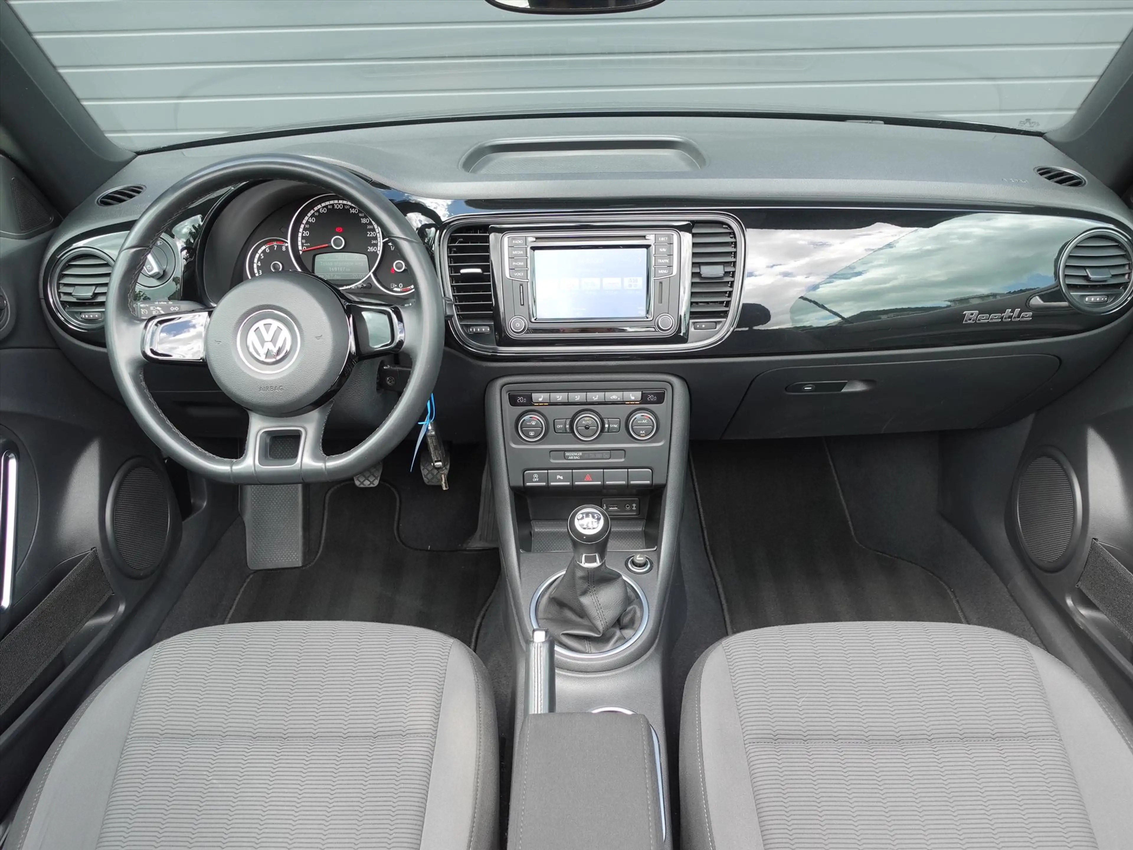 Volkswagen Beetle 1.2 TSI Design RIJKLAAR/STOELVERWARMING/CLIMA/PDC/ — photo 11