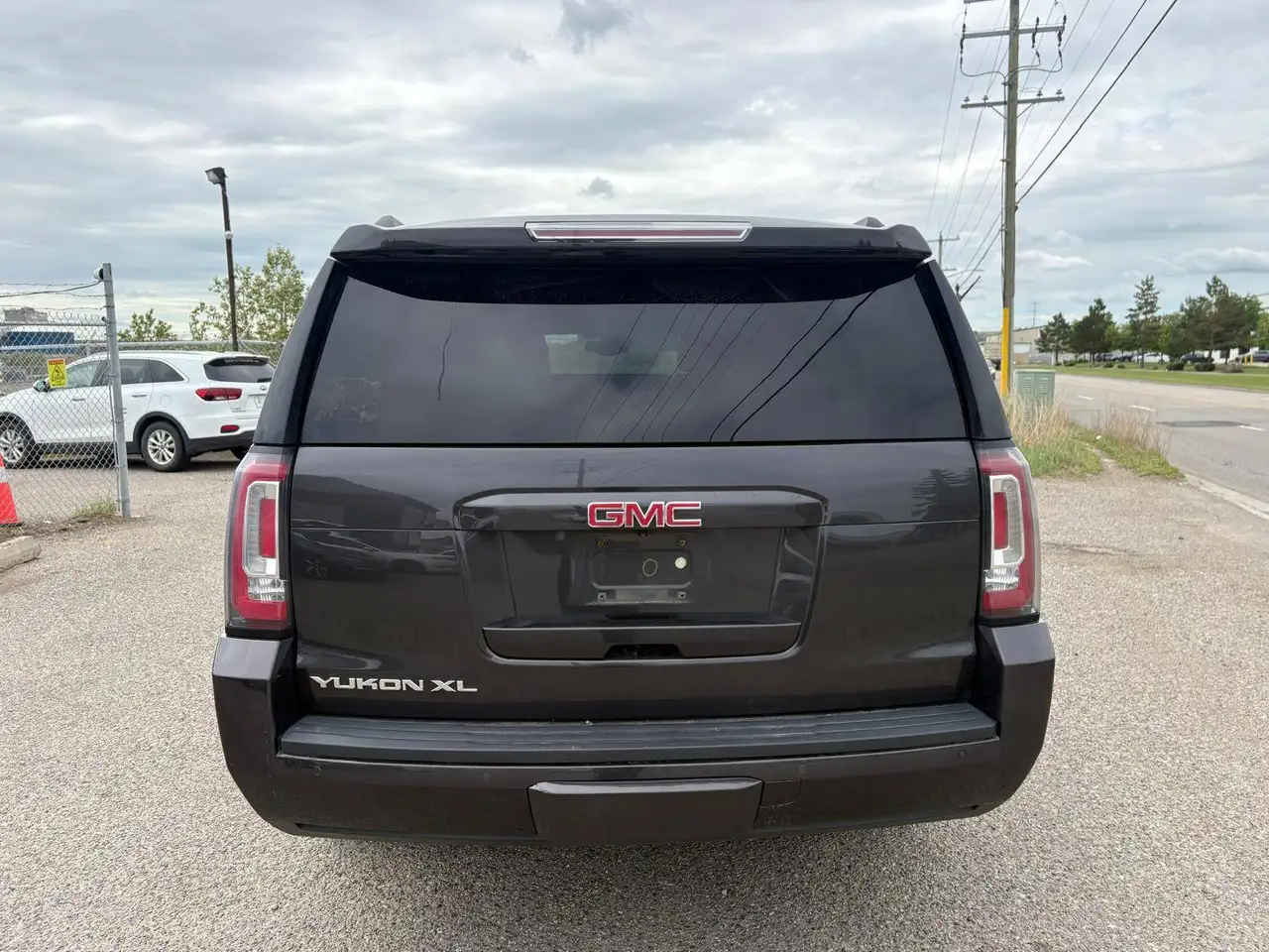 GMC Yukon снимка GMC Yukon