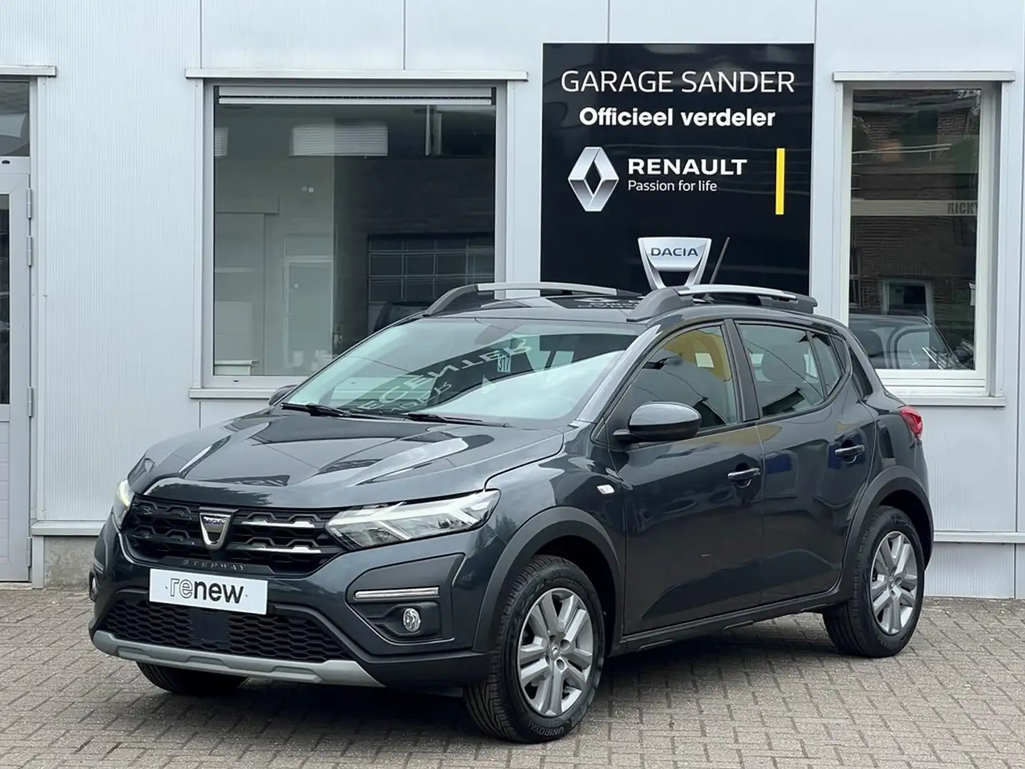 Dacia Sandero TCe 90 Pk Stepway Comfort Grijs - 1