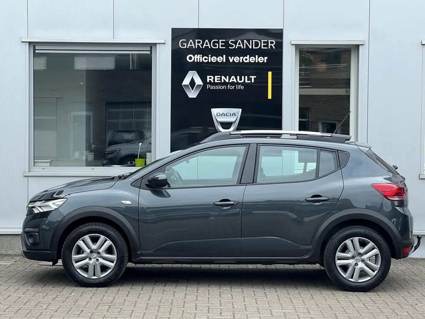 Dacia Sandero TCe 90 Pk Stepway Comfort Grijs - 2
