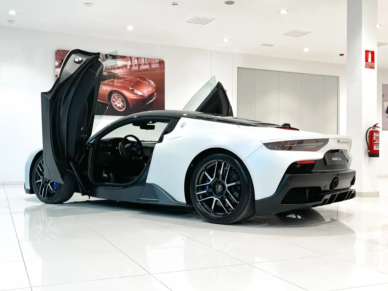 Maserati MC20 2024 — фото 12