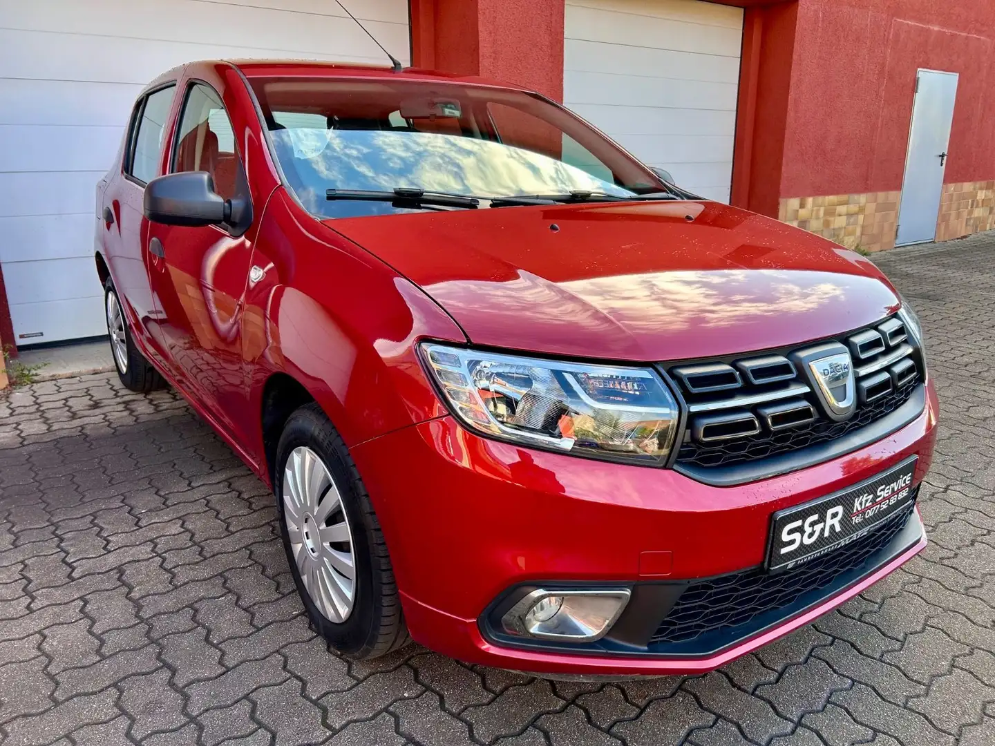 Dacia Sandero II Essential - 1