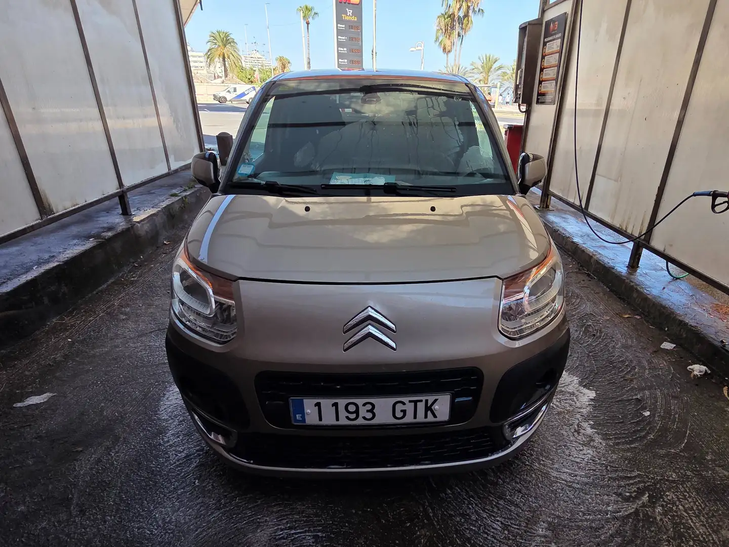 Citroen C3 Picasso 16 hdi 90sx Marrón - 2