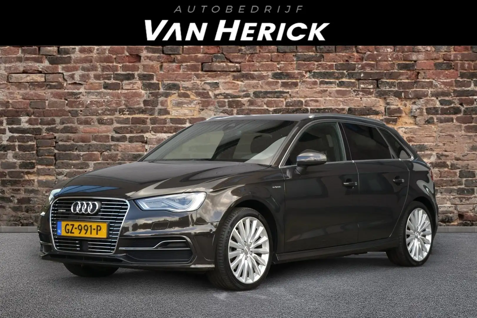 Audi A3 Sportback 1.4 e-tron 3x S-Line 150PK Automaat | LE Bruin - 1