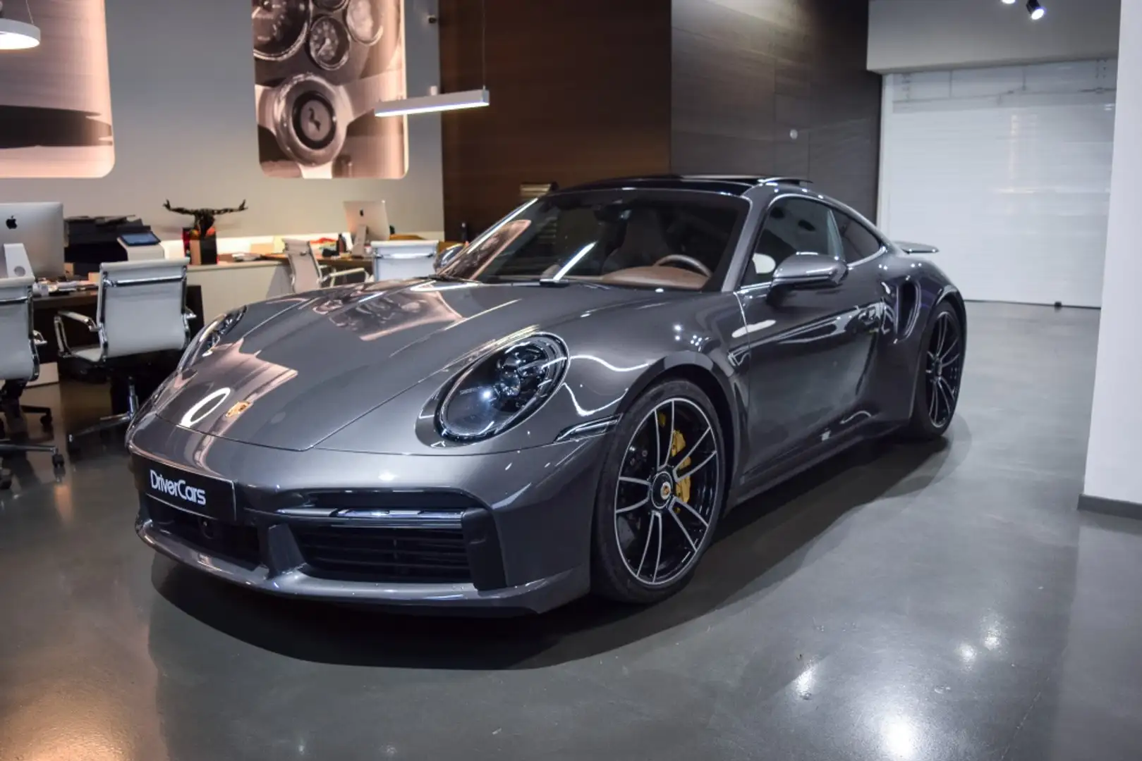 Porsche 992 Turbo S Coupé PDK Gris - 2