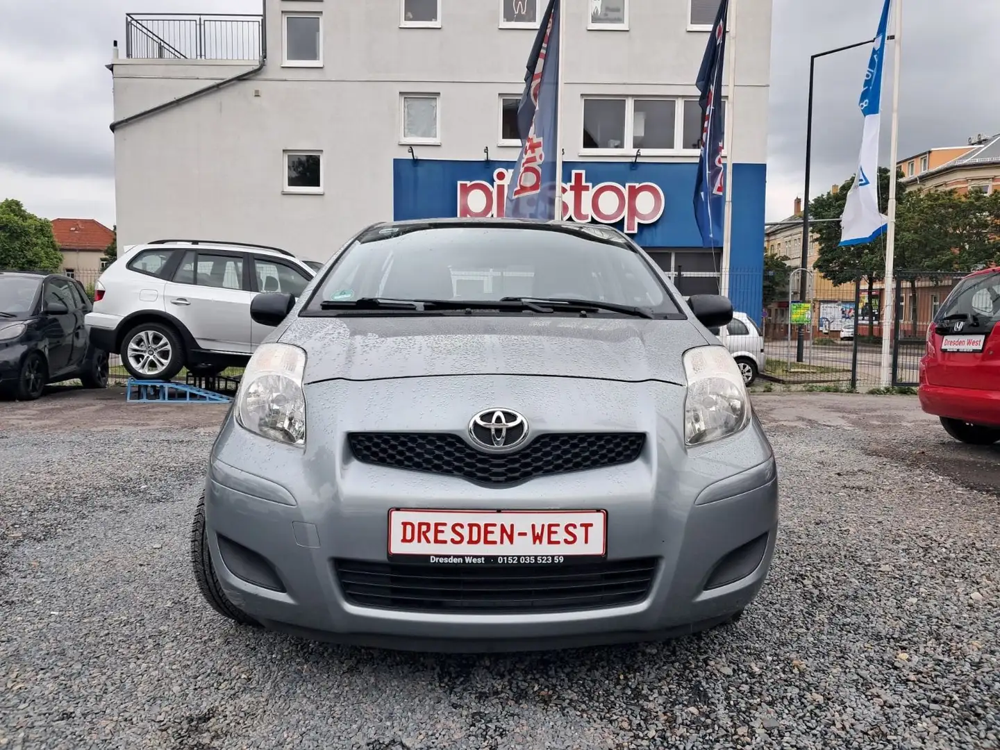 Toyota Yaris Cool Argent - 2