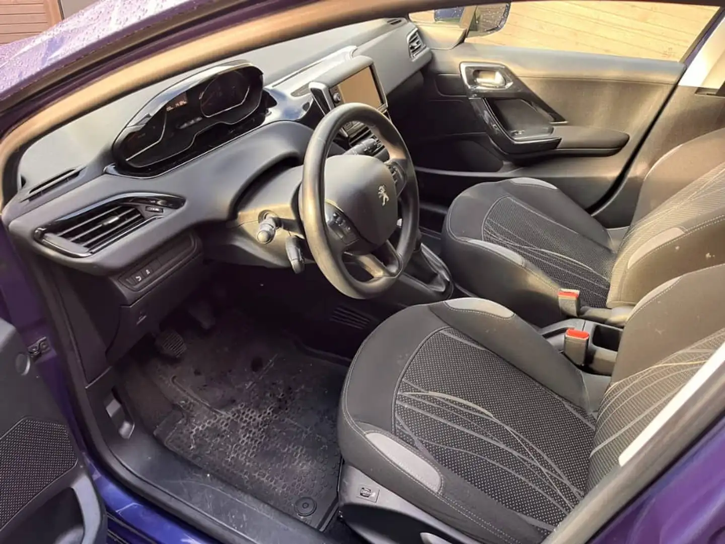 Peugeot 208 208 1.6 e-HDi 115ch FAP BVM6 Allure - 1