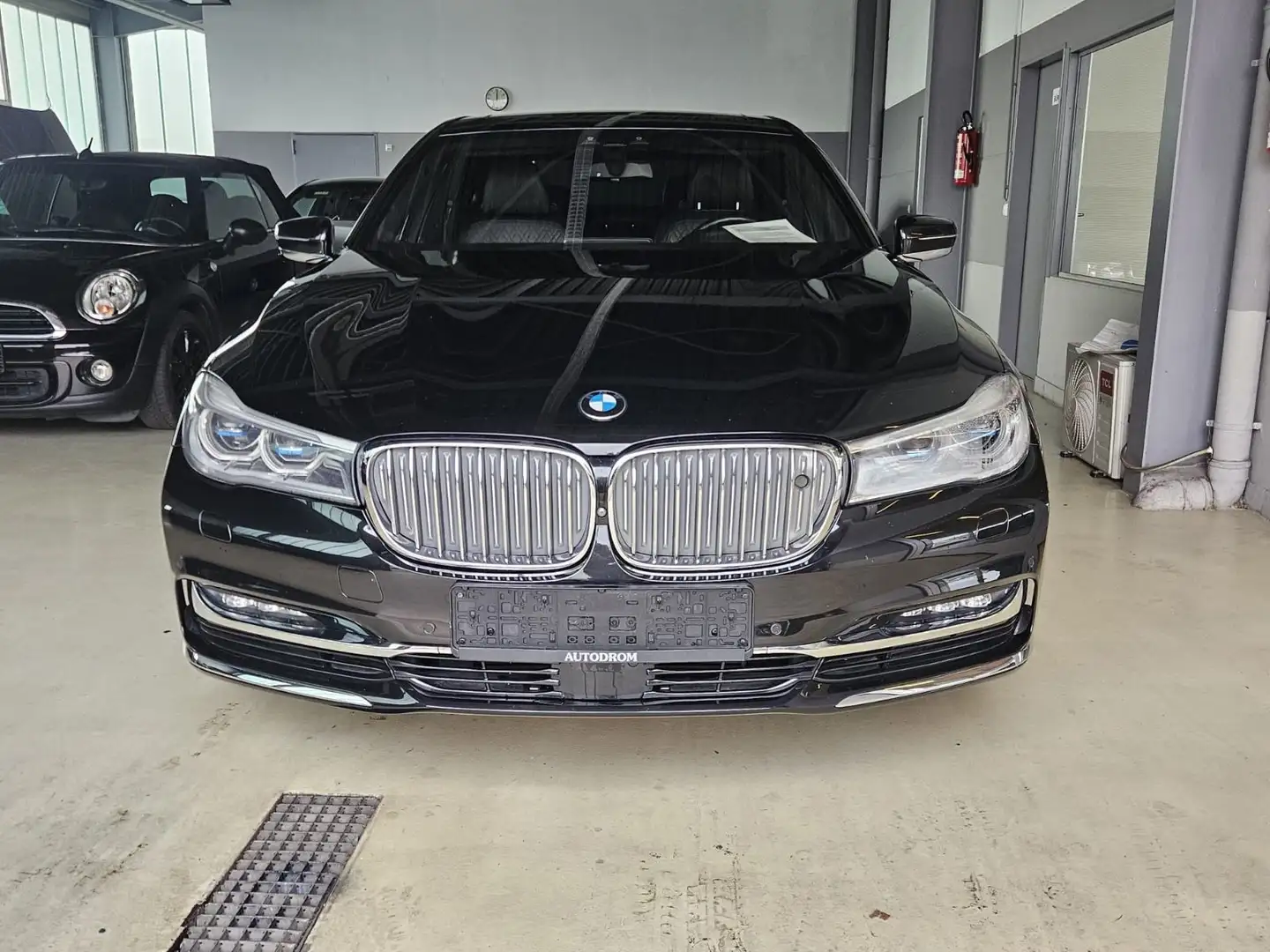 BMW 740 Ld xDrive+TV+Massage+NightVision+4xSitzbelüf. Black - 2