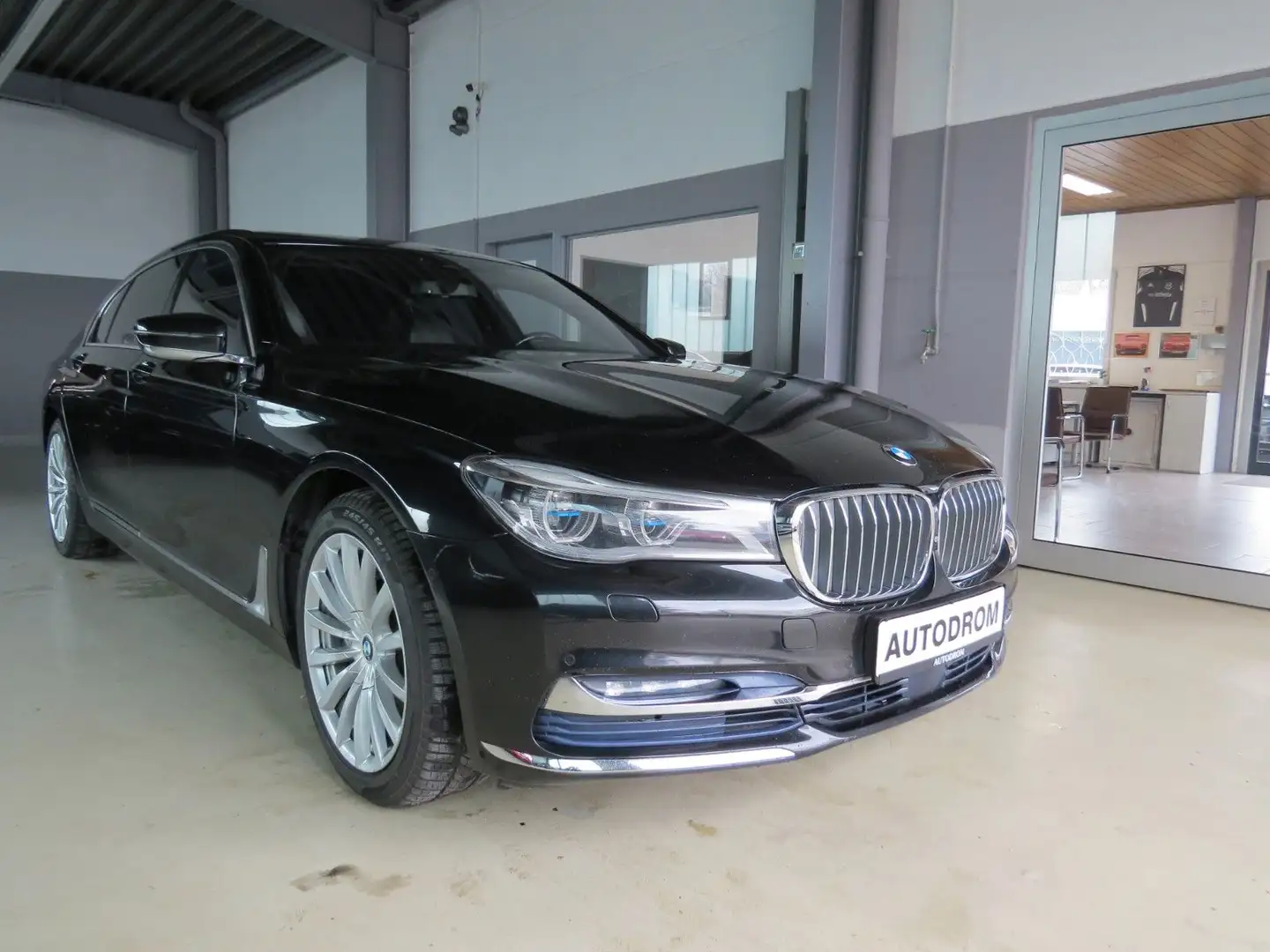 BMW 740 Ld xDrive+TV+Massage+NightVision+4xSitzbelüf. Black - 1