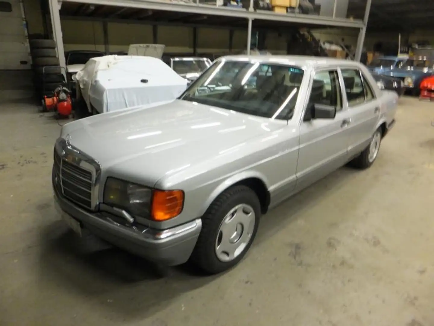 Mercedes-Benz S 260 Gris - 2