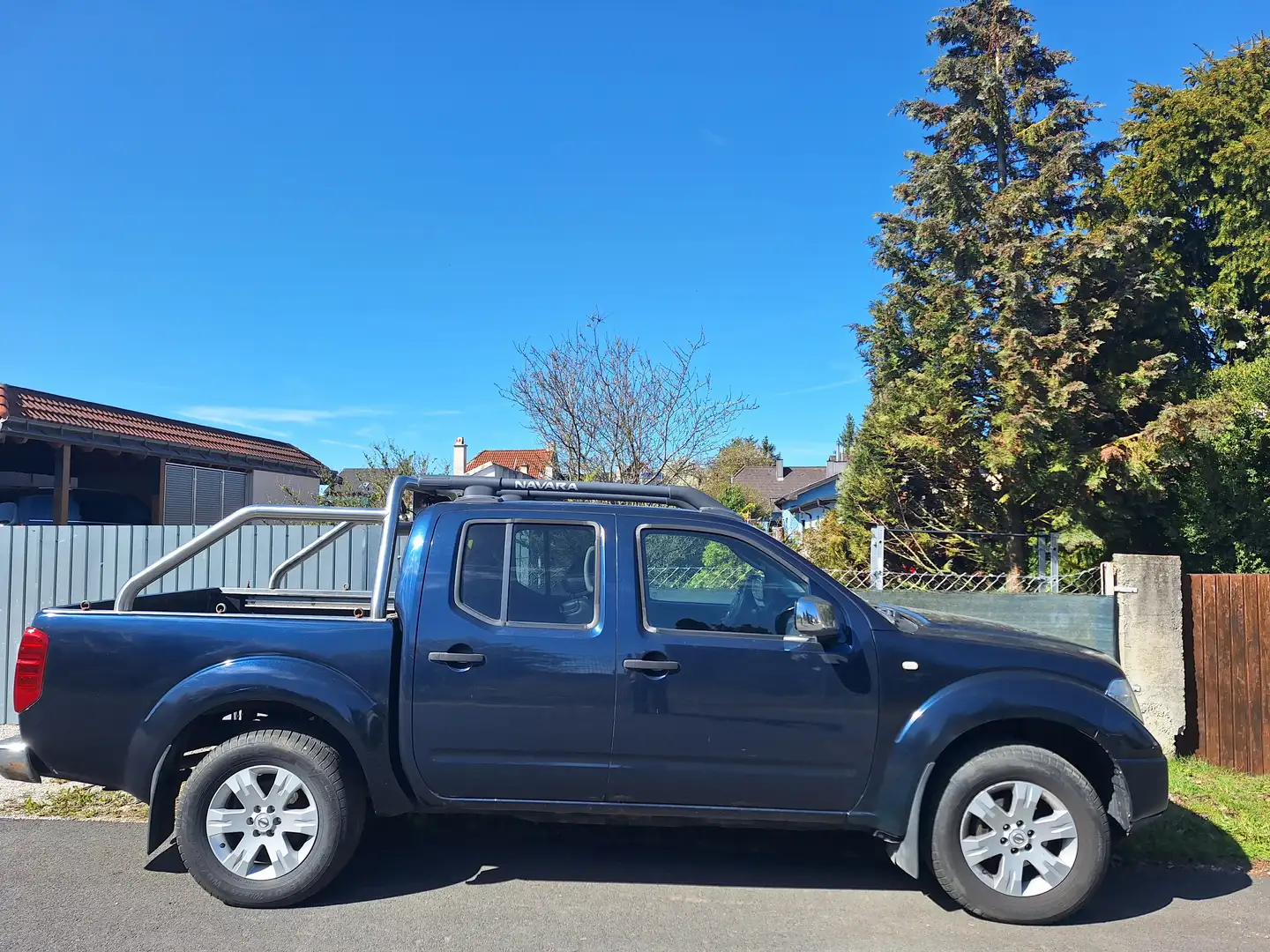 Nissan Navara D40 Blau - 1