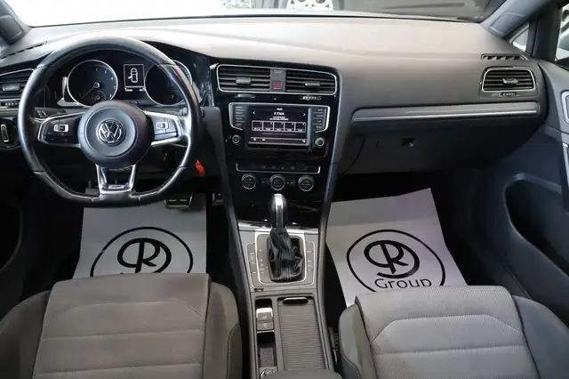 Volkswagen Golf view 8
