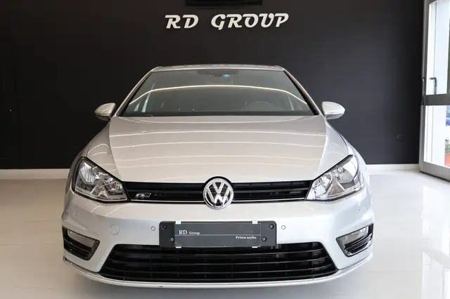 Volkswagen Golf view 2