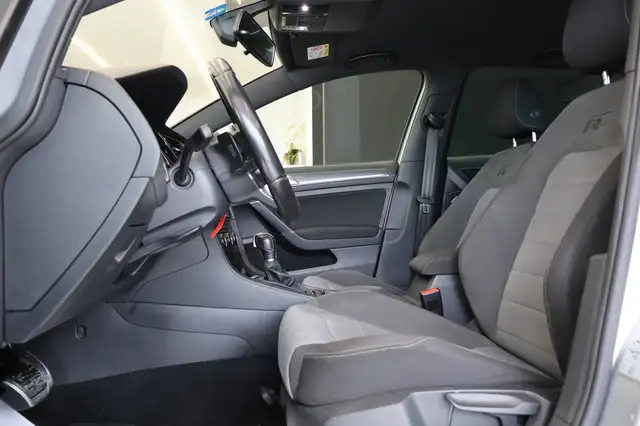 Volkswagen Golf view 10