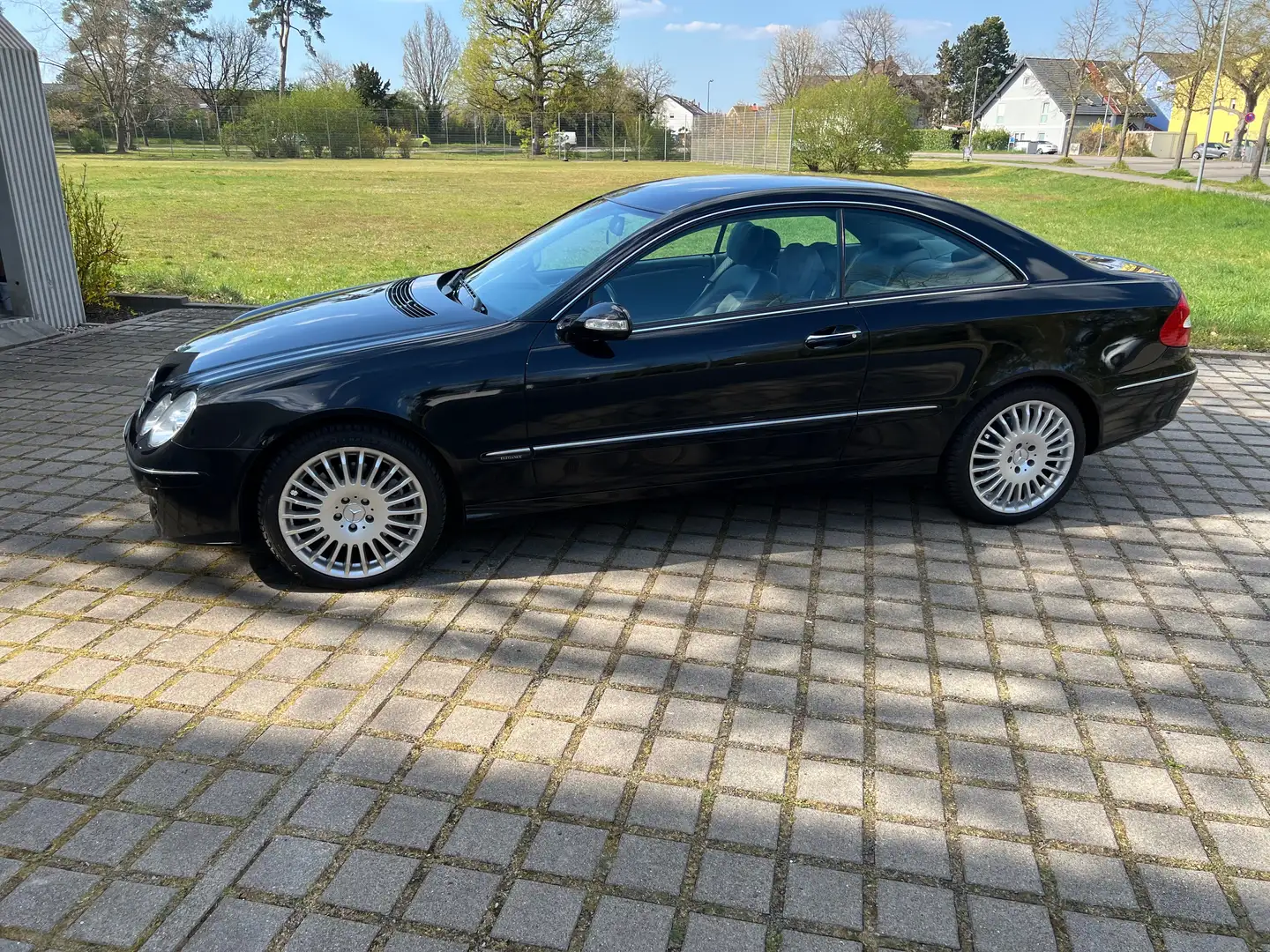 Mercedes-Benz CLK 280 CLK Coupe 280 7G-TRONIC Elegance Černá - 2