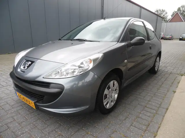 Peugeot XR