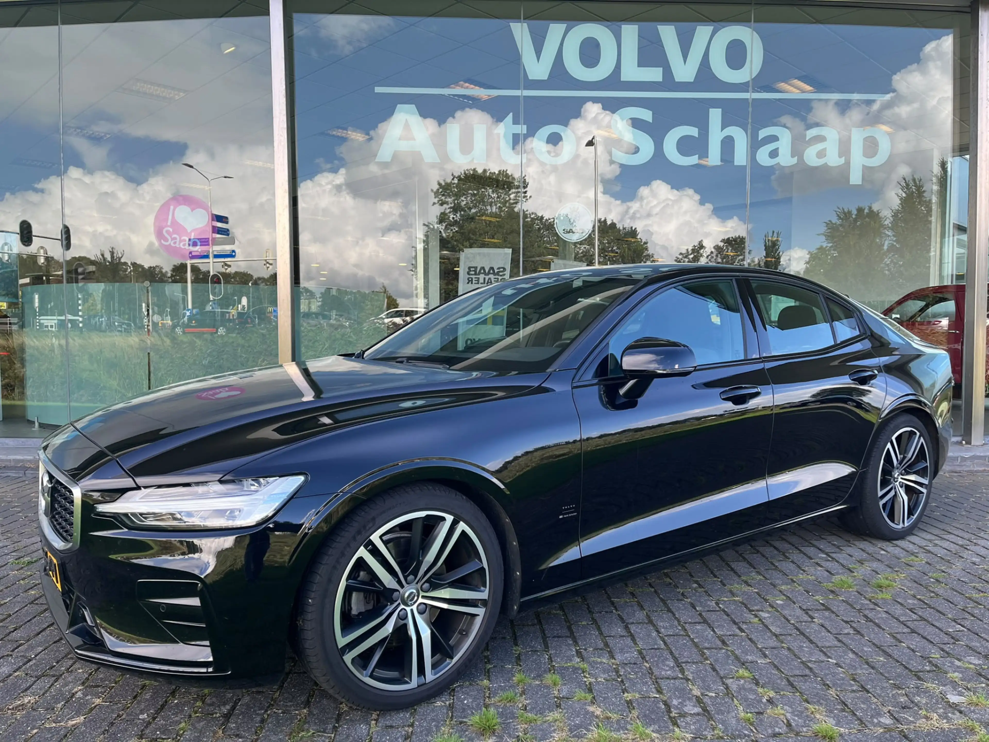 Volvo S60 2.0 T4 R-Design Automaat | Rijklaar incl garantie