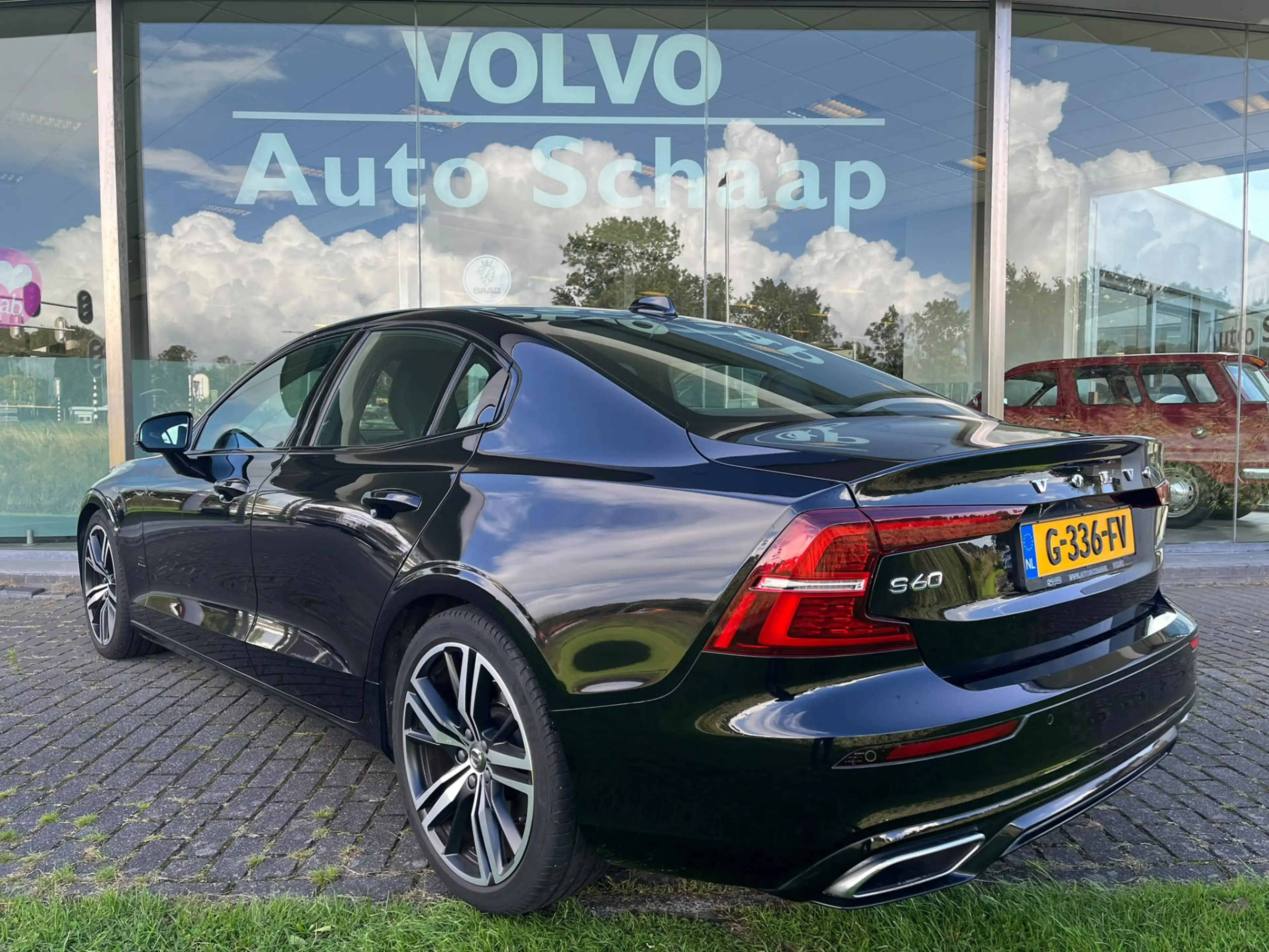 Volvo S60 2.0 T4 R-Design Automaat | Rijklaar incl garantie — photo 3