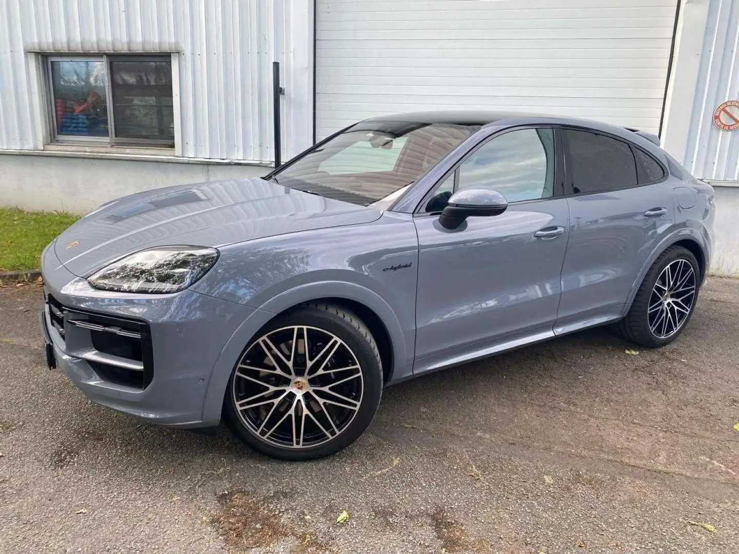Porsche Cayenne Porsche Cayenne Coupé 2024 E-Hybrid Grijs - 1