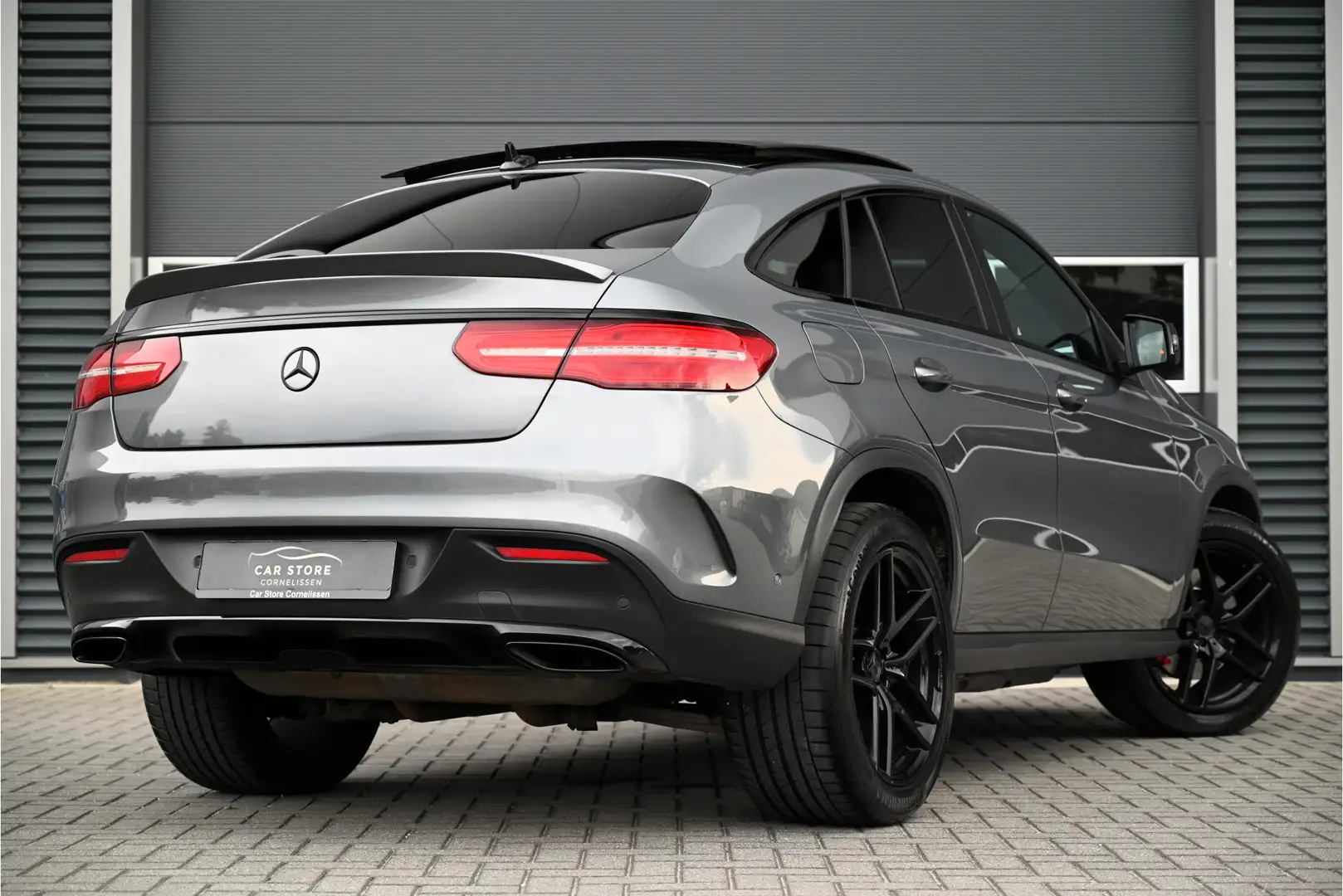 Mercedes-Benz GLE 400 Coupe 4MATIC AMG / PANO / NIGHT / LEDER / CAMERA / Grijs - 2