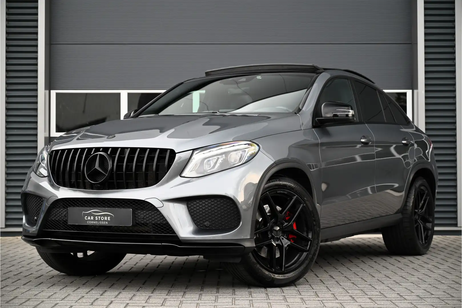 Mercedes-Benz GLE 400 Coupe 4MATIC AMG / PANO / NIGHT / LEDER / CAMERA / Grijs - 1