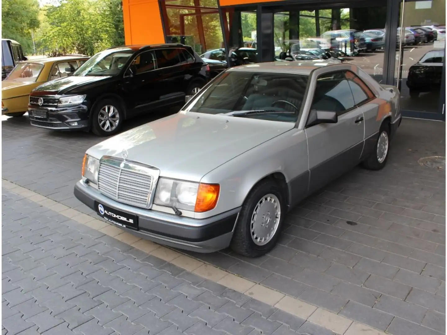 Mercedes-Benz 300 CE Coupe W124*2.Hand NUR 19T KM*H Zulassung Silber - 1