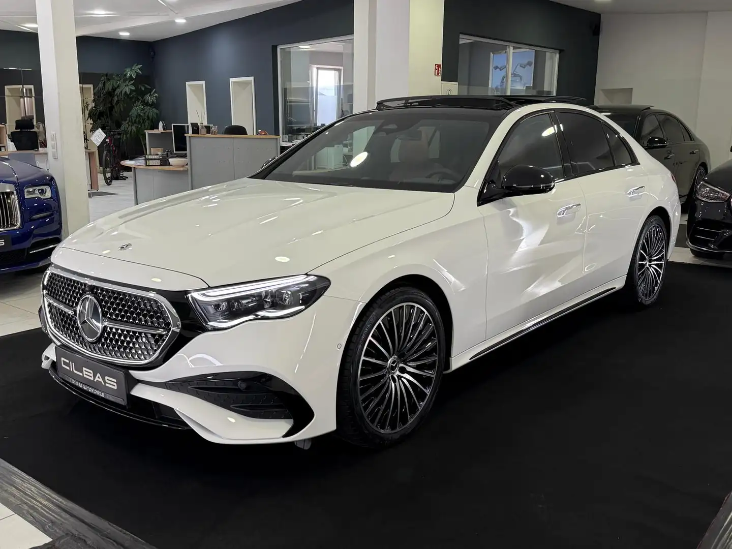 Mercedes-Benz E 200 AMG Line Premium Plus *PANO*SUPERSCREEN* Blanco - 1