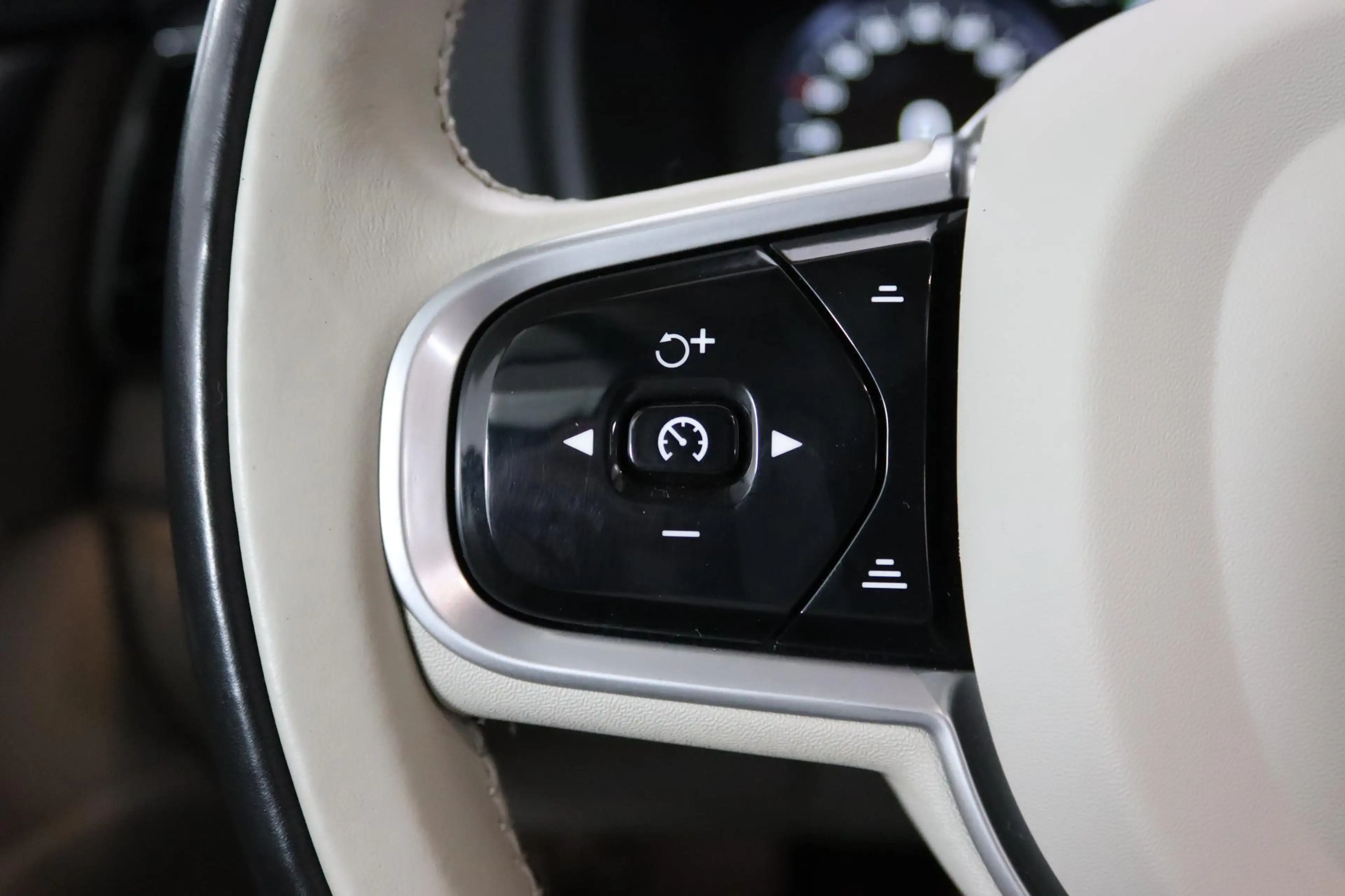 Volvo XC90 2.0 T8 AWD Inscription, SOH 96%, 7-Persoons, Stoel — photo 33