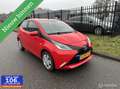 Toyota Aygo 1.0 VVT-i x-play camera nap Rood - thumbnail 1