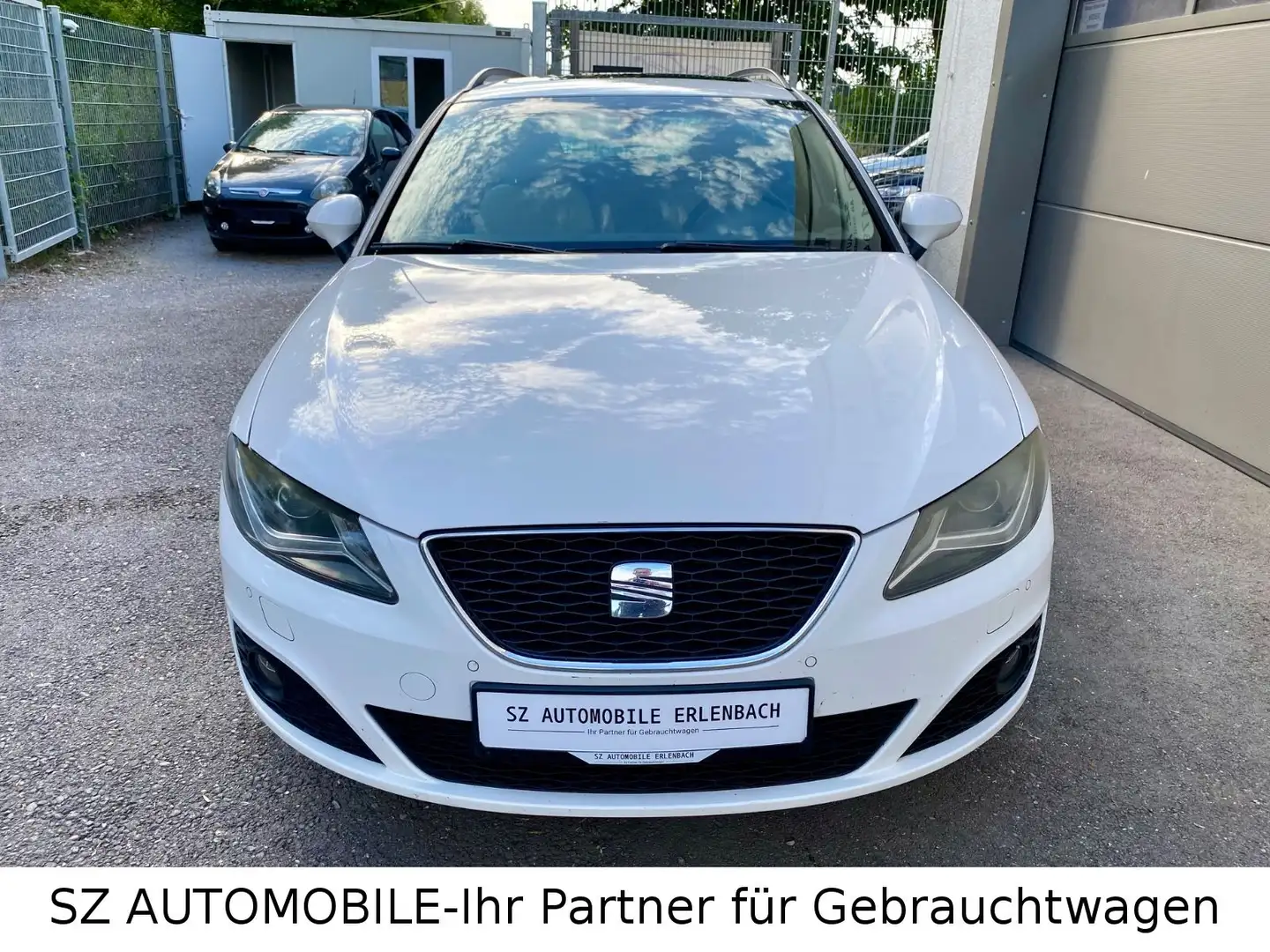 SEAT Exeo 2.0 TDI ST Style,TEMPO,BI-XENON,SzHz Weiß - 1
