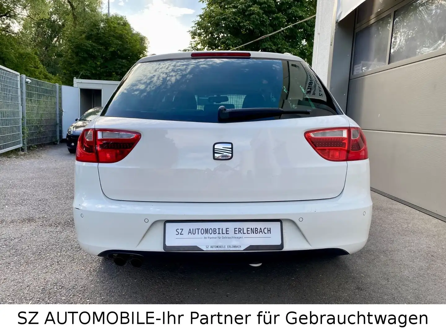 SEAT Exeo 2.0 TDI ST Style,TEMPO,BI-XENON,SzHz Weiß - 2