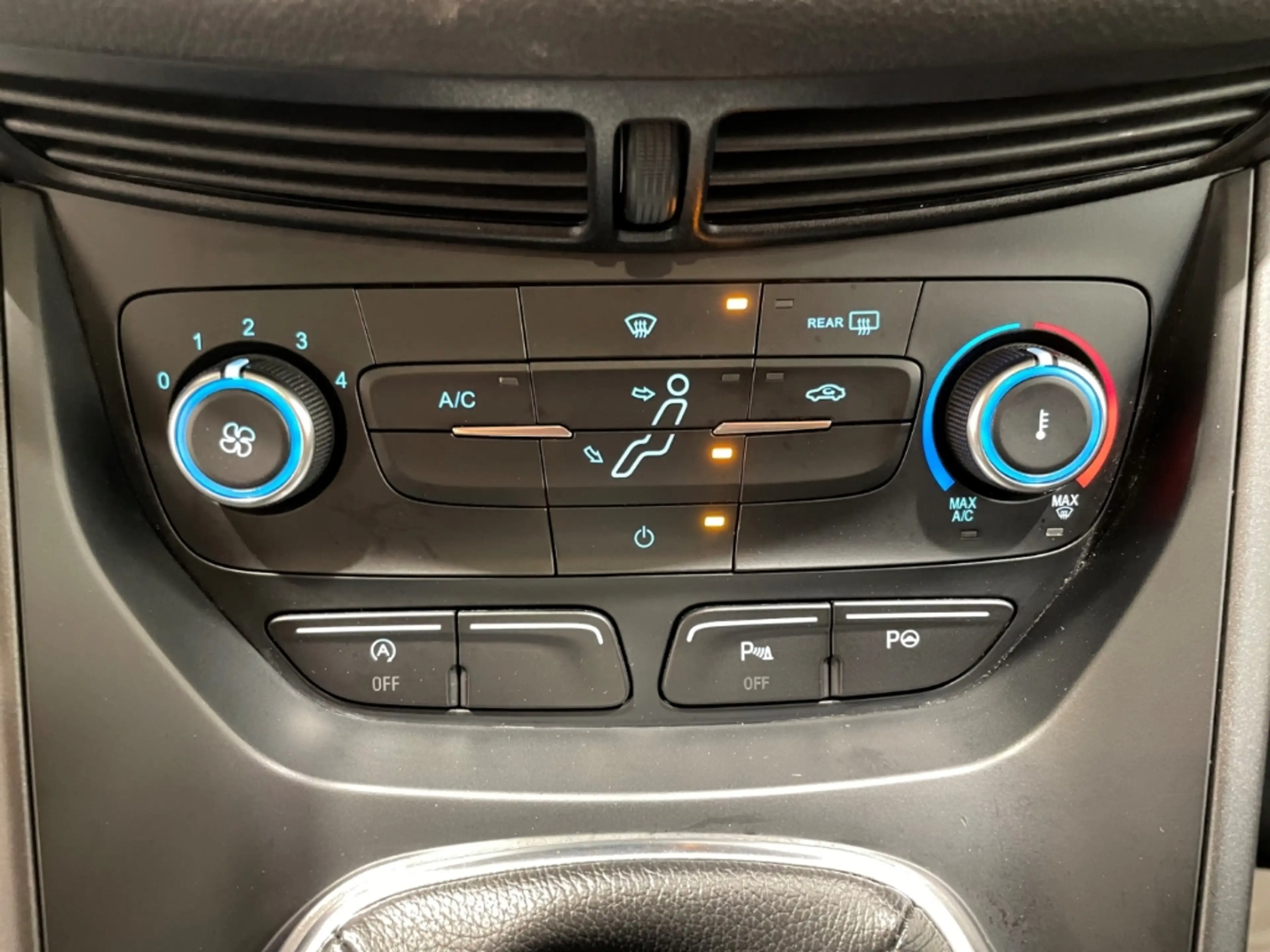 Ford Grand C-Max Cool & Connect Klima Navi PDCv+h — photo 10